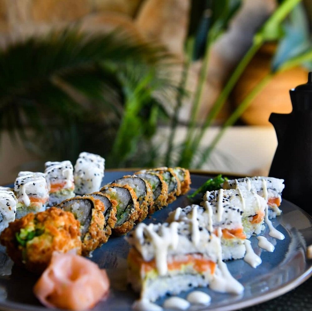 FRESH SUSHI SELECTION